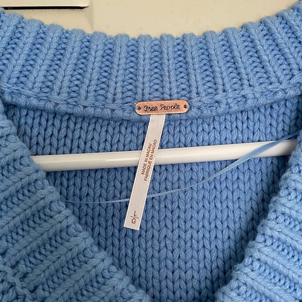 Sweater - Picture 3 of 5